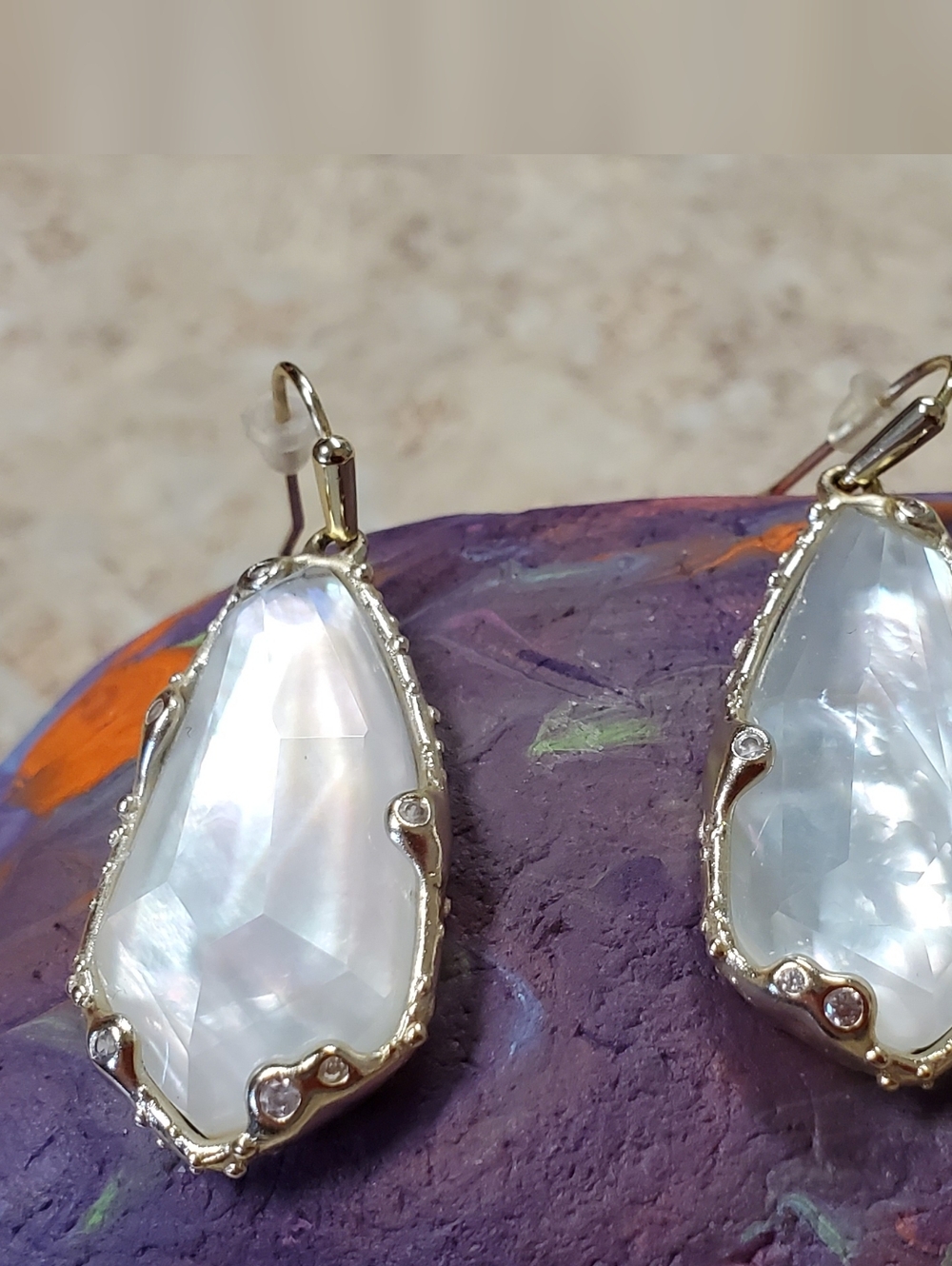 Kendra Scott White Mother-of-Pearl Teardrop Earrings with Gold Trim